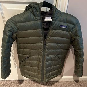 Boys Patagonia Down Coat in Hunter Green, Size S 7-8